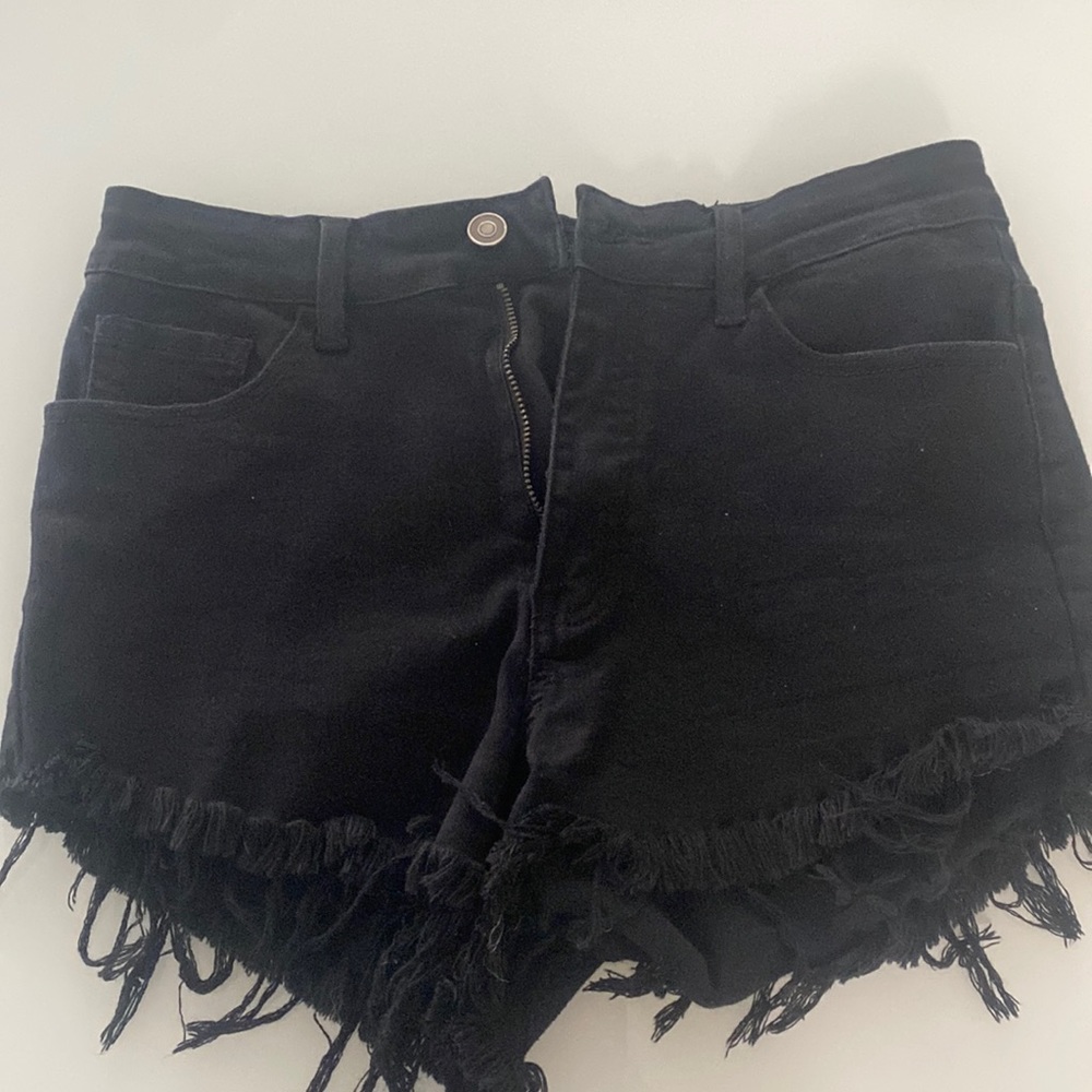 Fashion nova black Jean shorts. Large